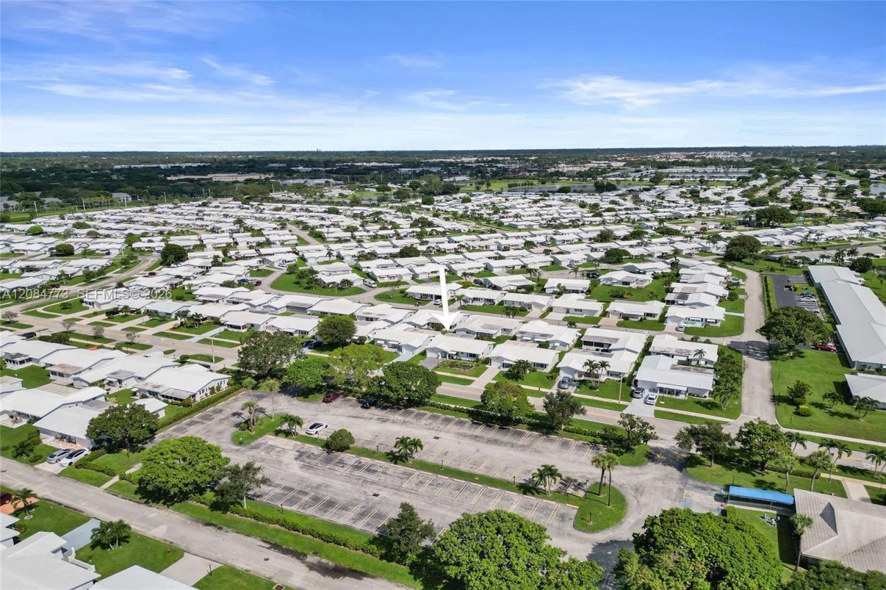 2083 SW 13th Ave, Boynton Beach, FL 33426 Photo