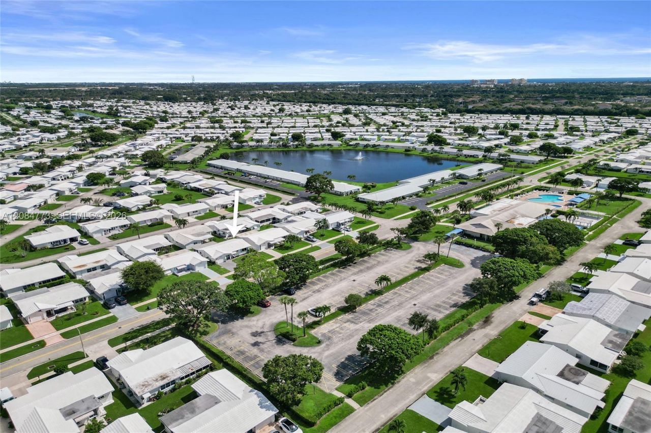 2083 SW 13th Ave, Boynton Beach, FL 33426 Photo