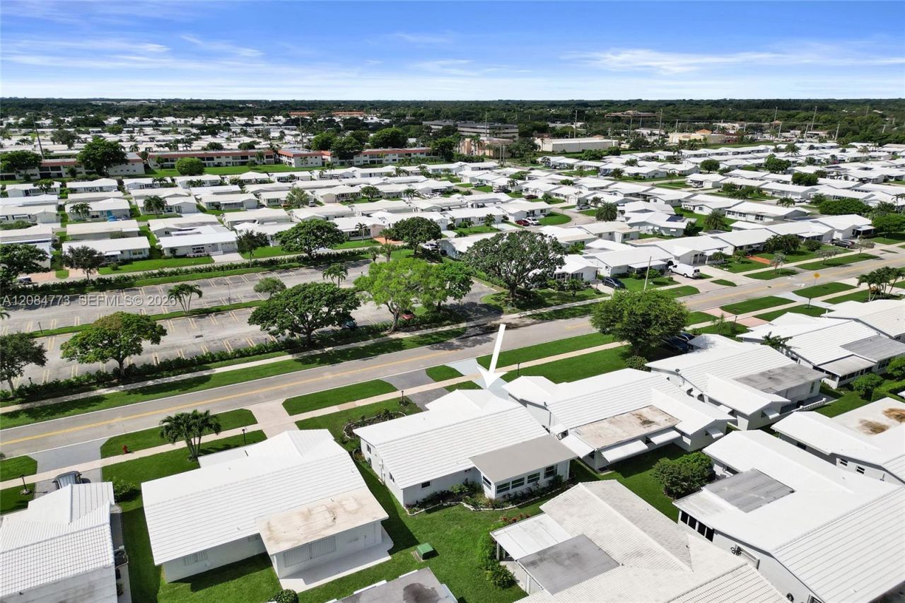 2083 SW 13th Ave, Boynton Beach, FL 33426 Photo
