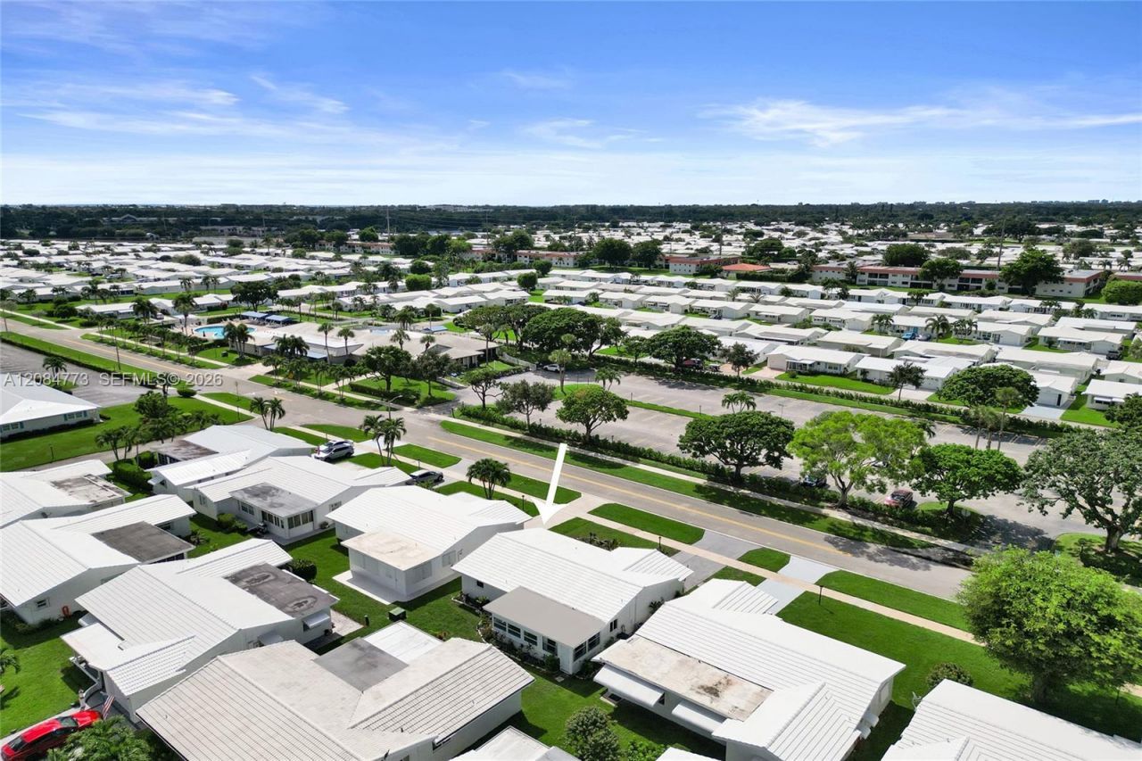 2083 SW 13th Ave, Boynton Beach, FL 33426 Photo