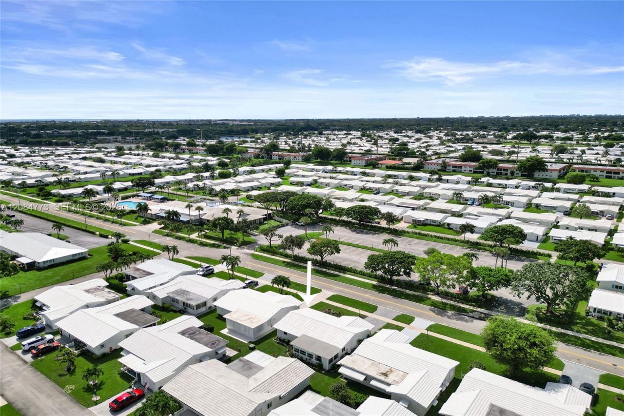 2083 SW 13th Ave, Boynton Beach, FL 33426 Photo