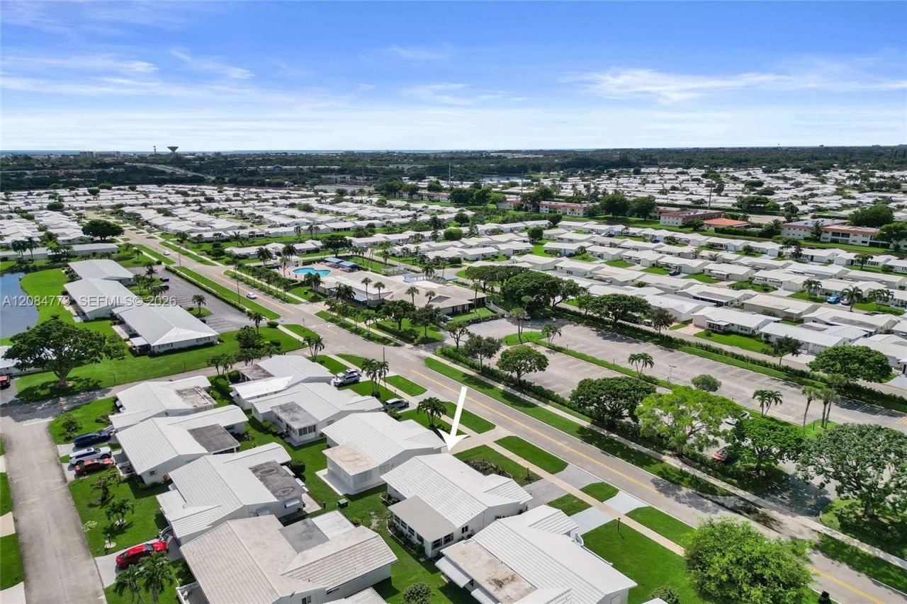 2083 SW 13th Ave, Boynton Beach, FL 33426 Photo