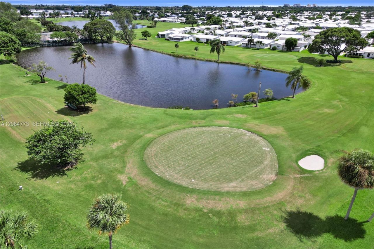 2083 SW 13th Ave, Boynton Beach, FL 33426 Photo