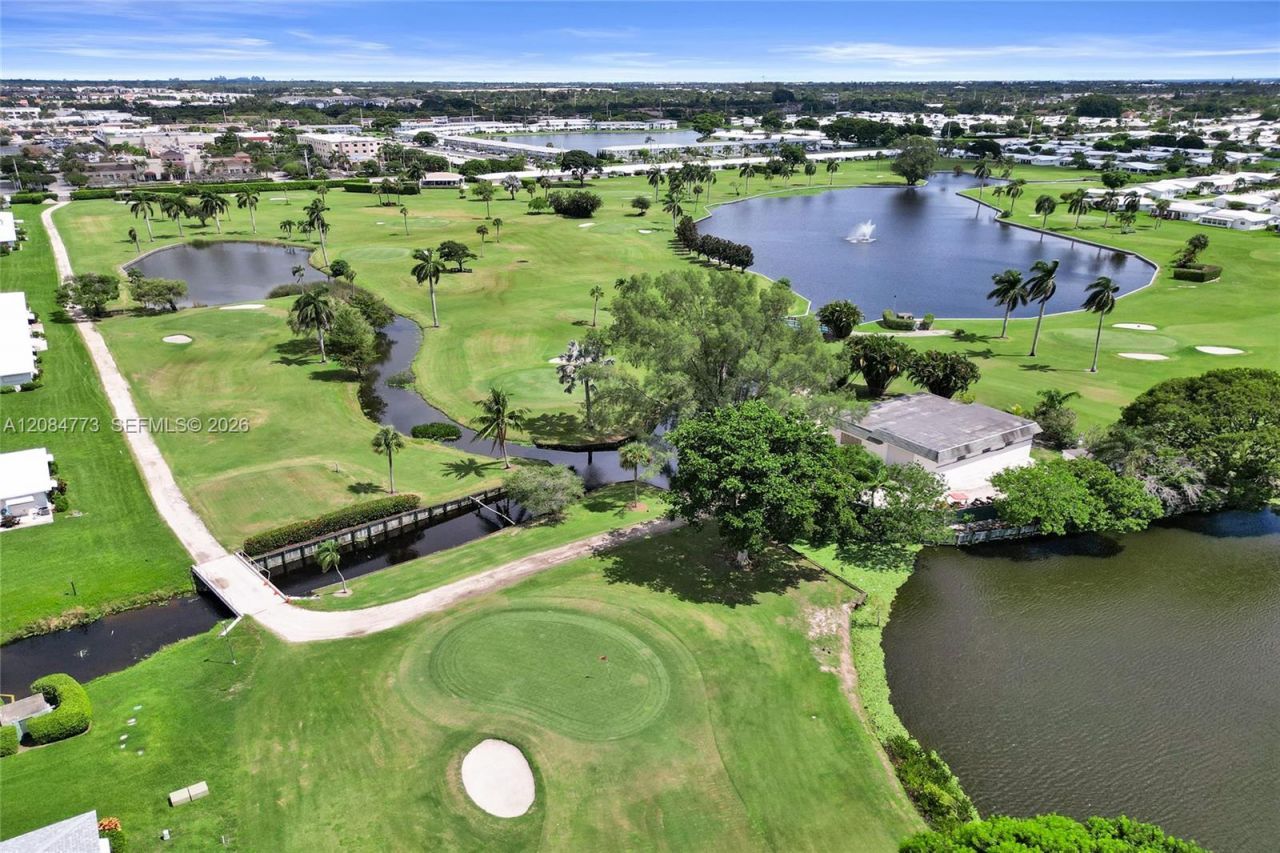 2083 SW 13th Ave, Boynton Beach, FL 33426 Photo