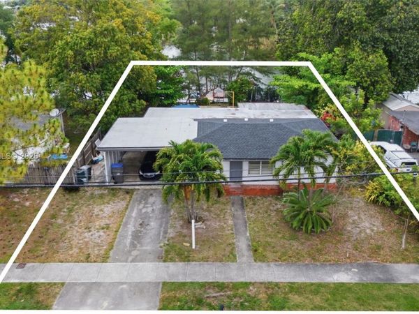 4621 SW 31st Dr , West Park, FL 33023