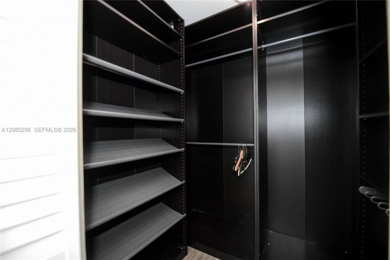 8305 Crespi Blvd, Unit 4D, Miami Beach, FL 33141 Photo