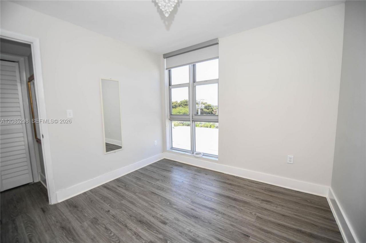 8305 Crespi Blvd, Unit 4D, Miami Beach, FL 33141 Photo