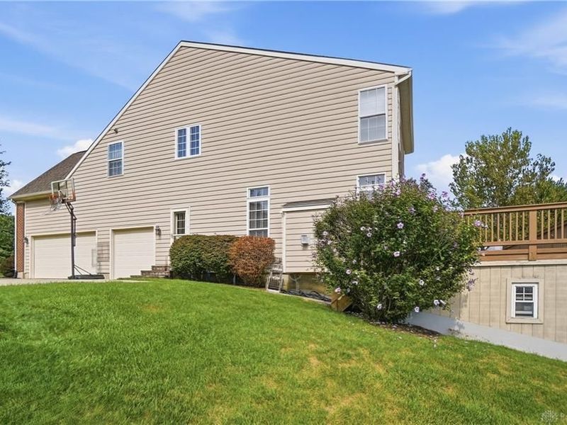 7452 Waterway Drive, Waynesville, OH 45068 Photo 3