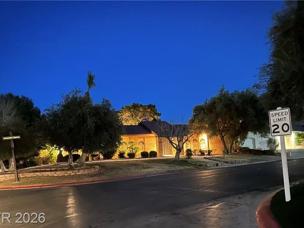 2840 Augusta Drive , Las Vegas, NV 89109