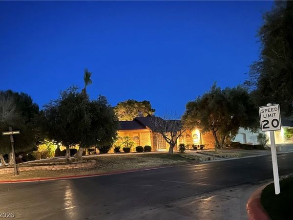 2840 Augusta Drive , Las Vegas, NV 89109