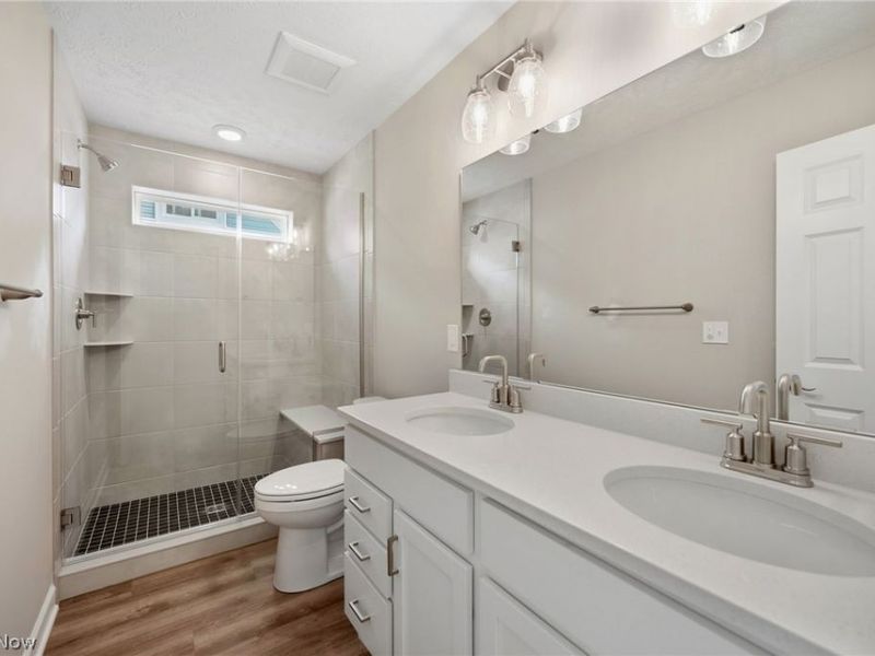 2311 E 100th Street, Cleveland, OH 44106 Photo 14