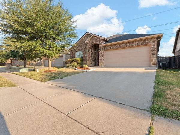 1105 Sierra Blanca Drive, Fort Worth, TX 76028