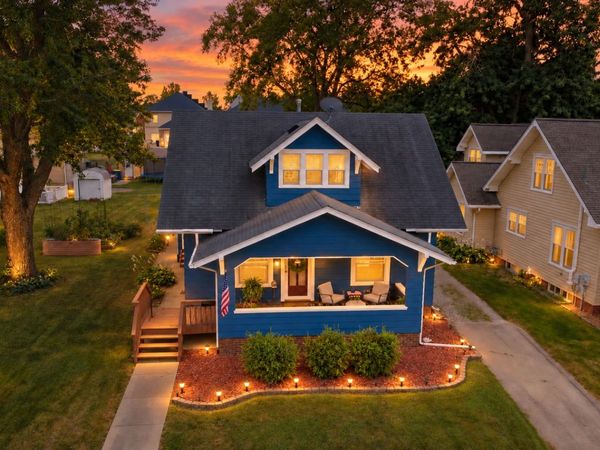 405 Washington Street, Pella, IA 50219