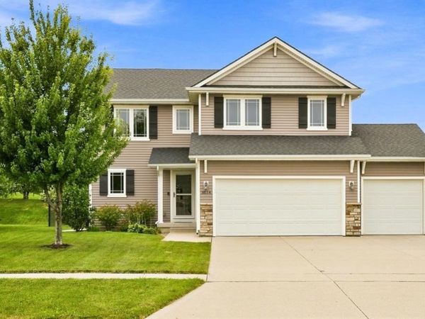 3514 Horton Circle, Clive, IA 50325