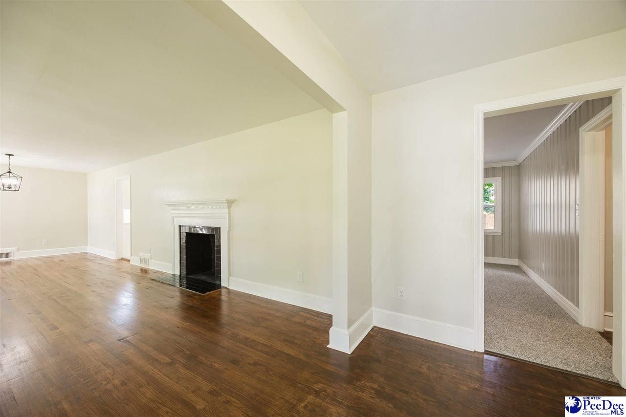 200 Magnolia Street Photo 11