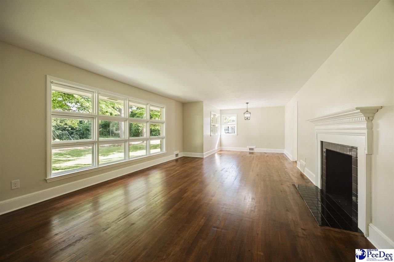 200 Magnolia Street Photo 12