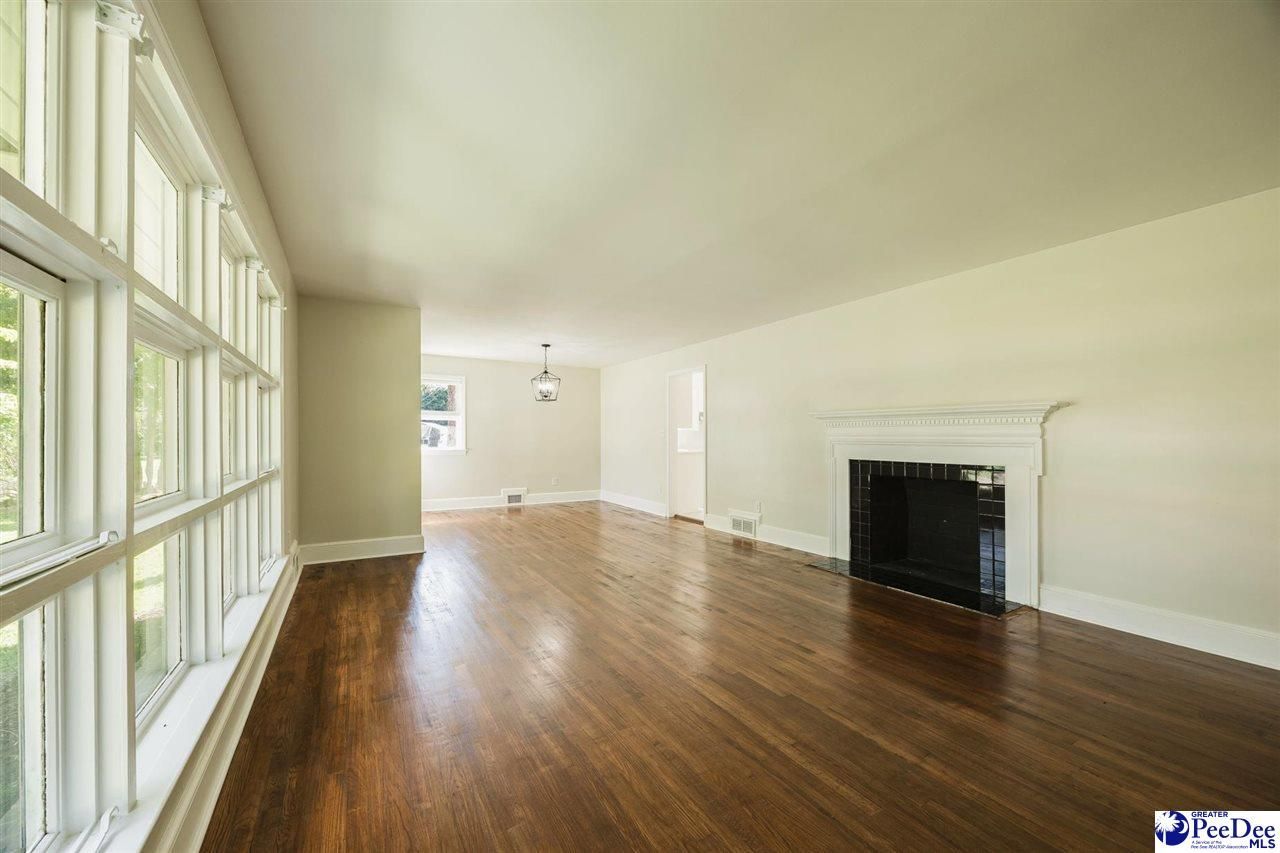 200 Magnolia Street Photo 13