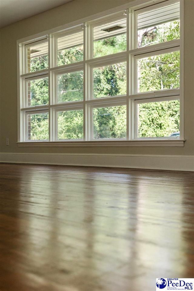 200 Magnolia Street Photo 14