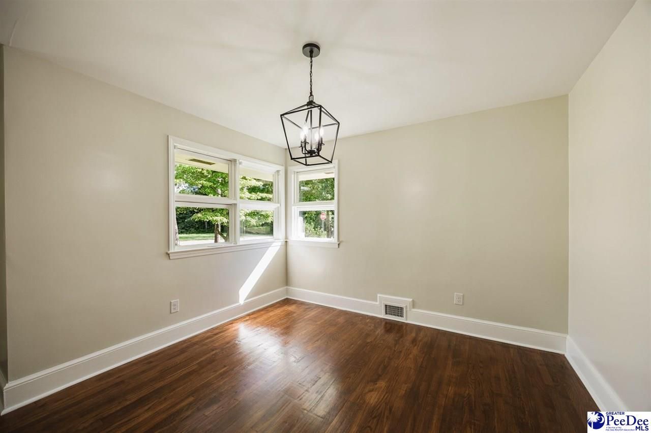 200 Magnolia Street Photo 17