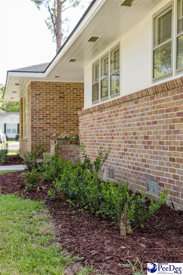 200 Magnolia Street Photo 9