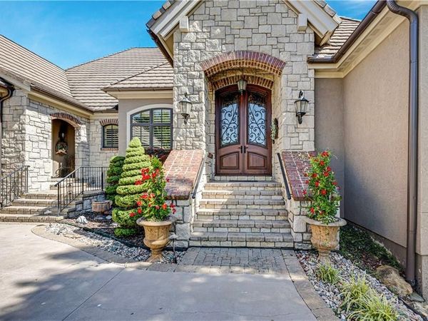 645 St James Court, Loch Lloyd, MO 64012