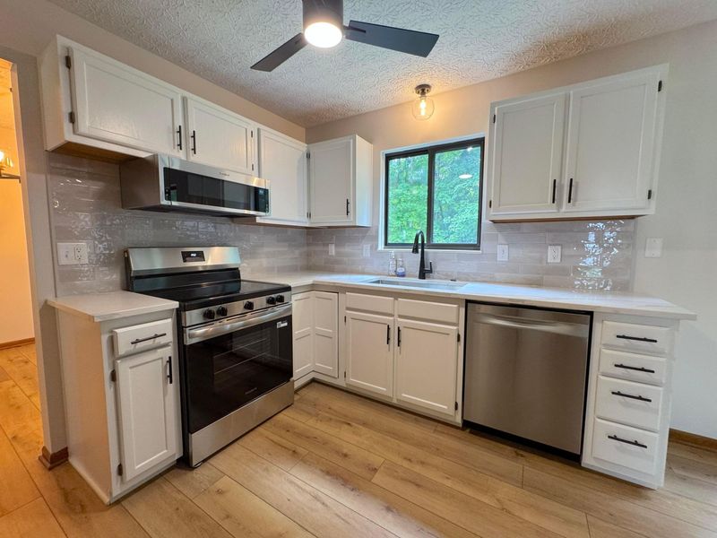 564 Glenside Lane, Powell, OH 43065 Photo 11