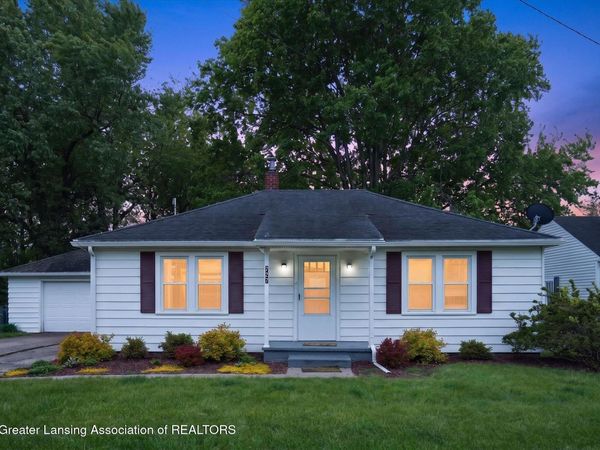 727 Center Street, Mason, MI 48854