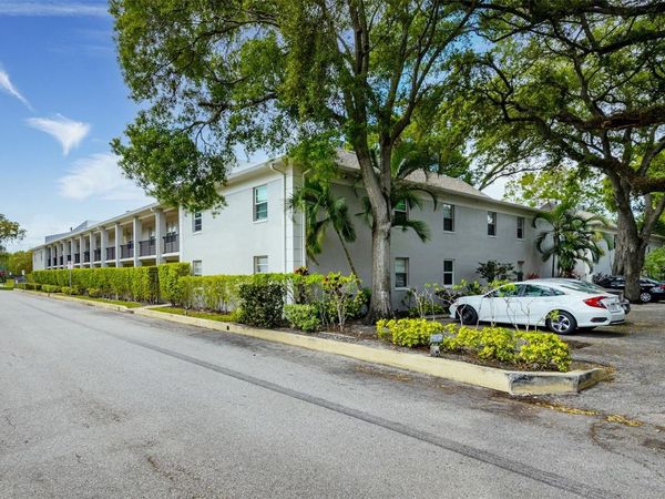 5221 BAYSHORE BOULEVARD , Unit 31, TAMPA, FL 33611