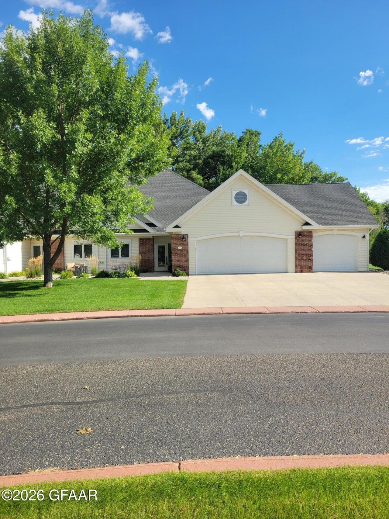 3111 LONGBOW Court  primary photo