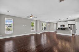 203 Gnarly Oak Lane photo 4
