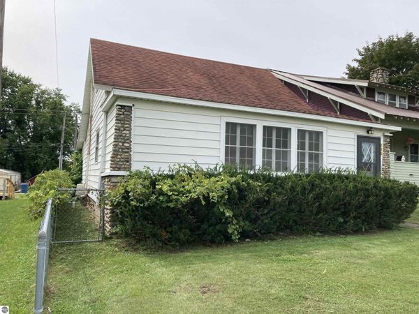 204 Main Street E, Rose City, MI 48654