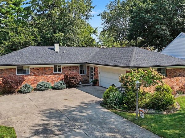 933 W Wayne Street , Maumee, OH 43537