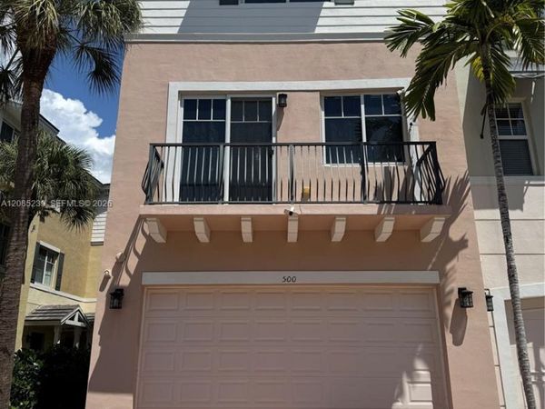 500 NW 39th Cir , Boca Raton, FL 33431