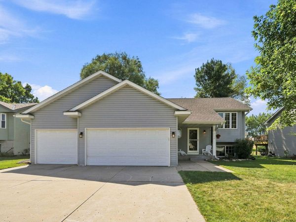 712 Sunset Street, Buffalo, MN 55313