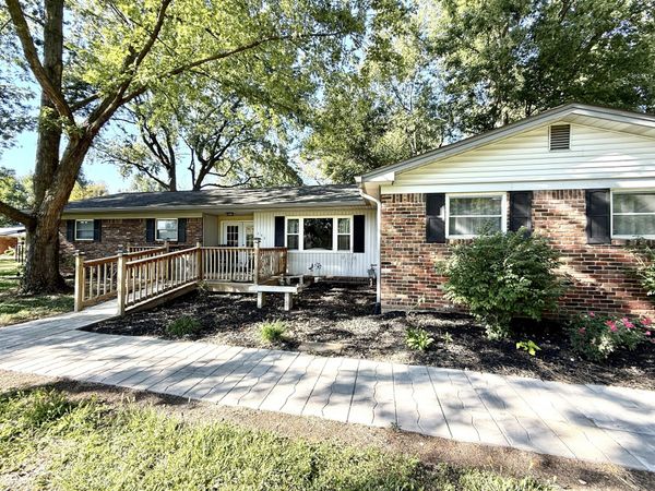 842 W Cutsinger Road, Greenwood, IN 46143