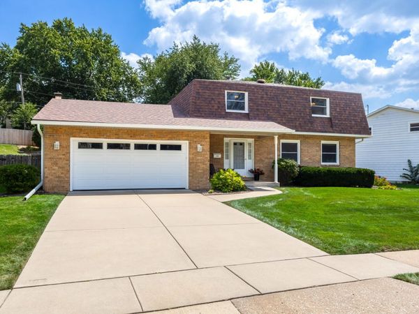 3227 Lorton Avenue , Davenport, IA 52807