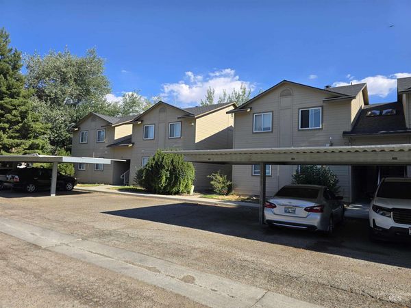 750 S 5th W, Mountain Home, ID 83647