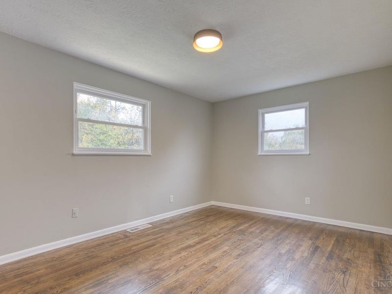 833 W Galbraith Road, Springfield Township, OH 45231 Photo 12