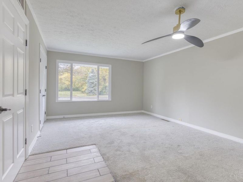 833 W Galbraith Road, Springfield Township, OH 45231 Photo 9