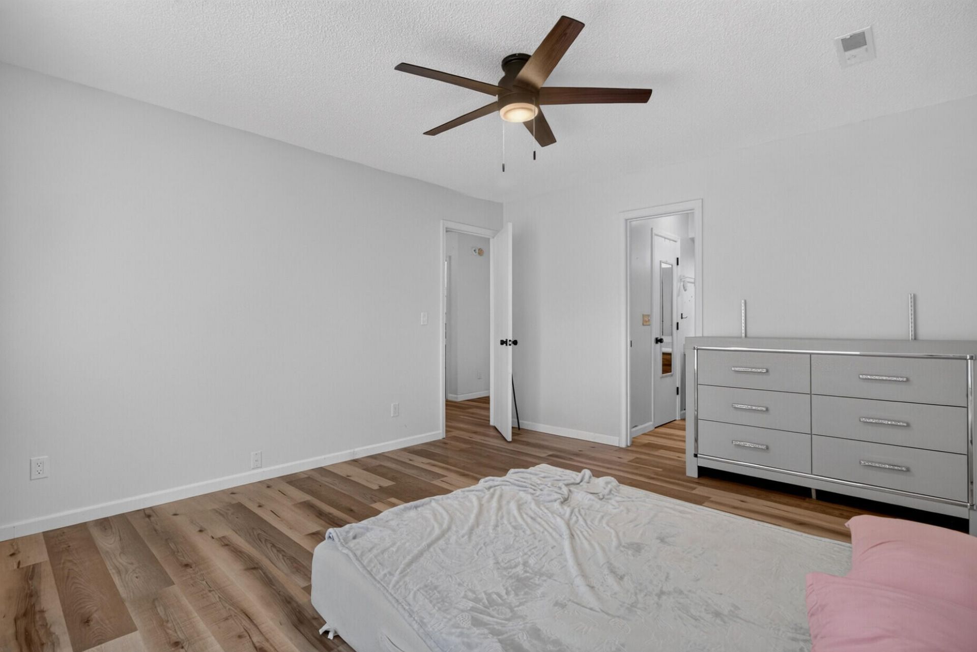 433 Courtland Drive Photo 16