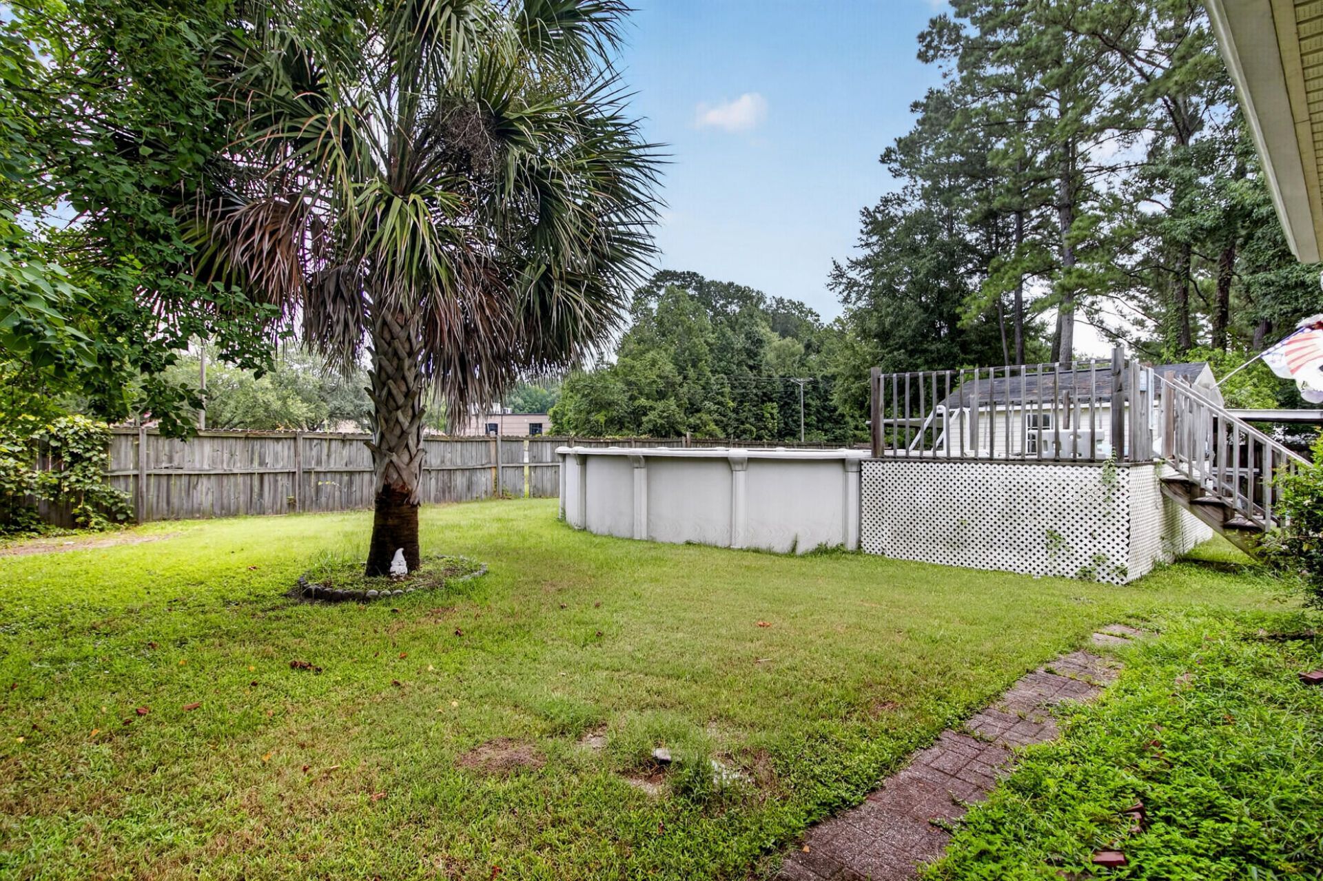 433 Courtland Drive Photo 27