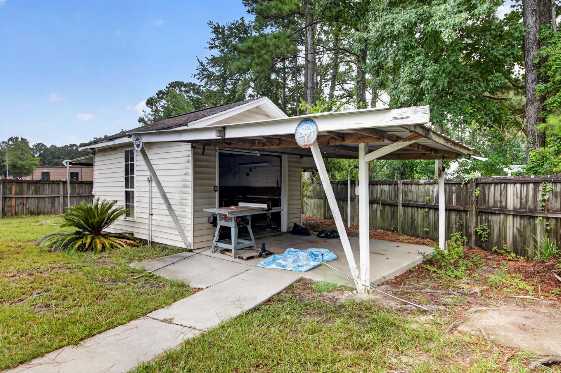 433 Courtland Drive Photo 28