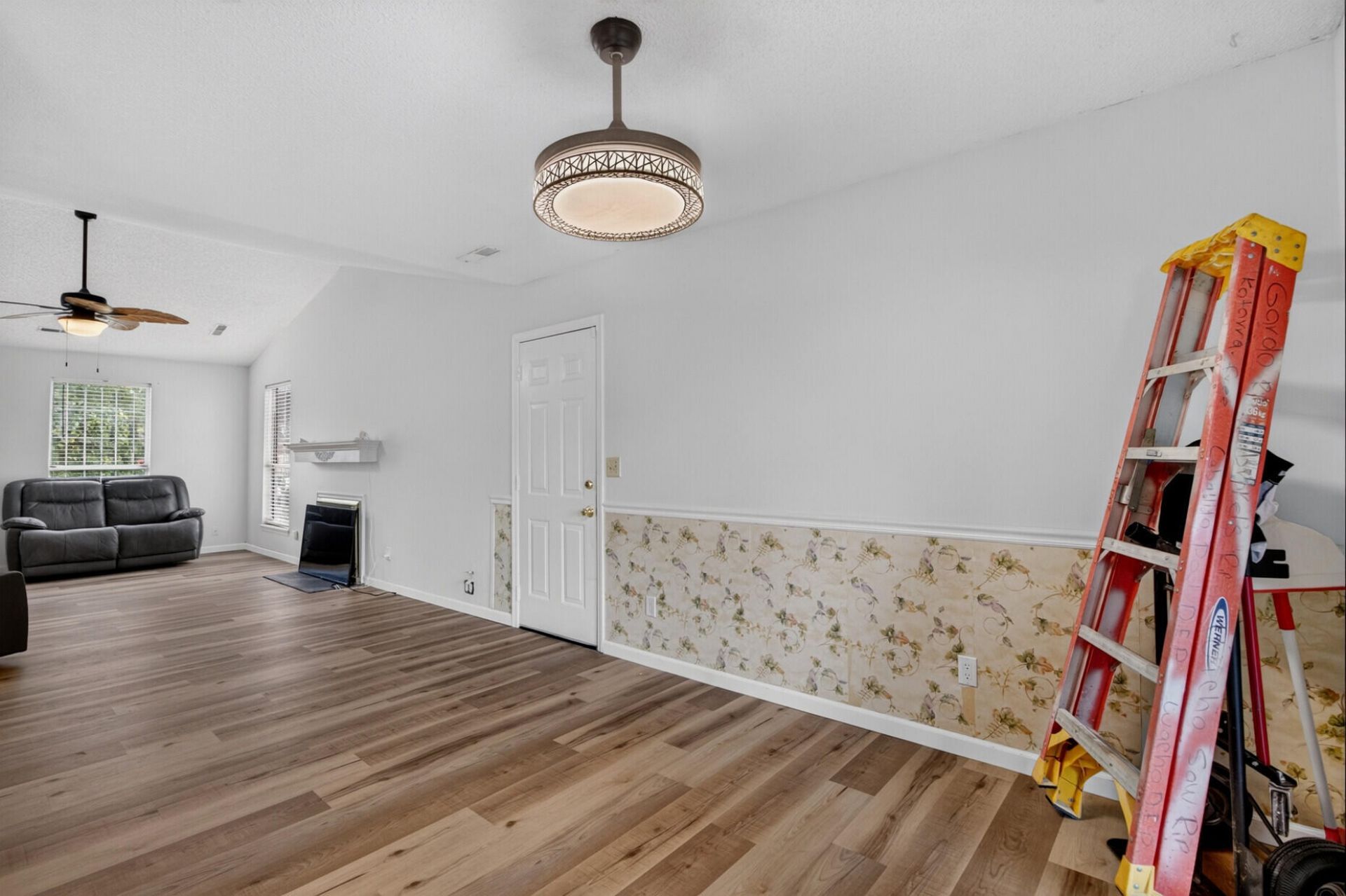 433 Courtland Drive Photo 9