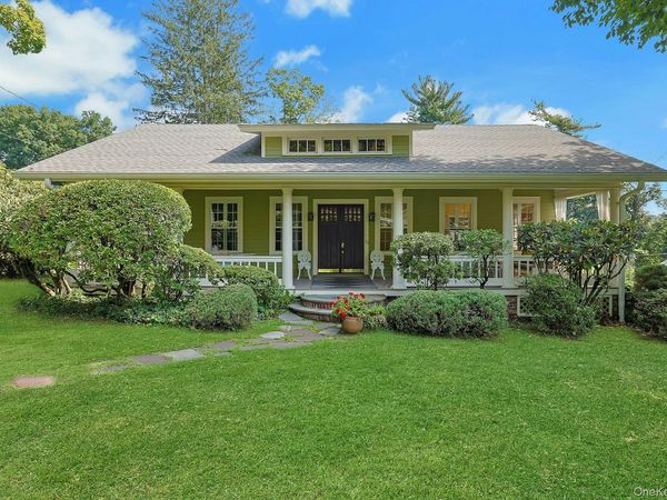 35 Grandview Avenue, Pleasantville, NY 10570