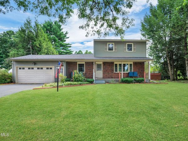 15 Walter Drive, Saratoga Springs, NY 12866