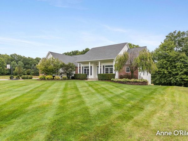2060 Dakota Trail, Hastings, MI 49058