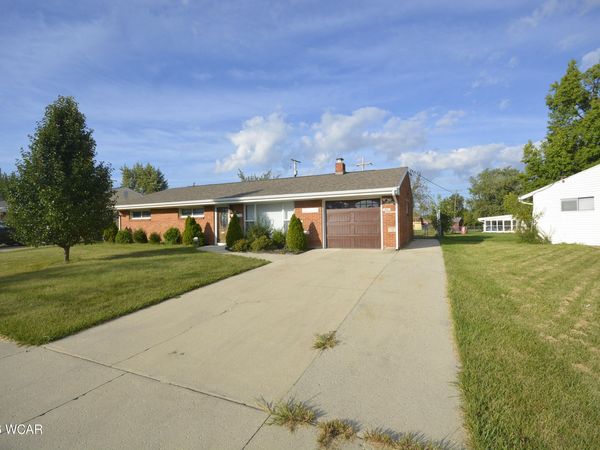 2061 N Metcalf Street, Lima, OH 45801