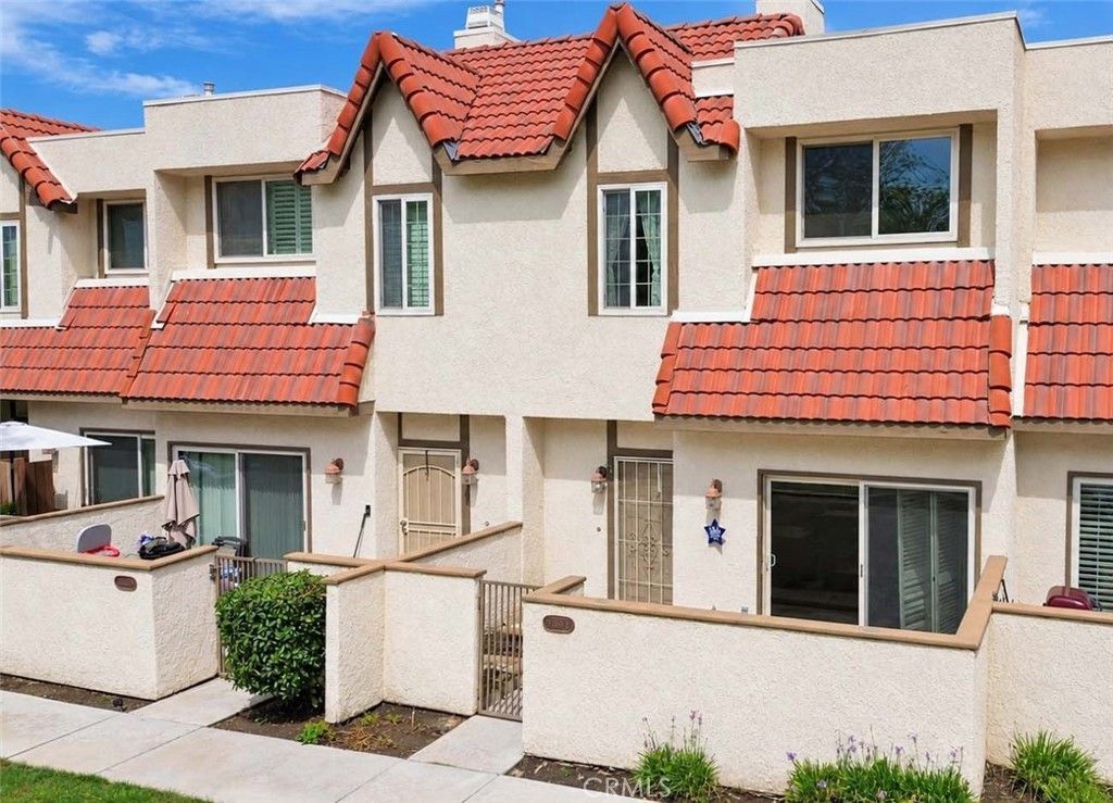 27650 Ironstone Drive, Unit 3, Canyon Country, CA 91387 Main Photo