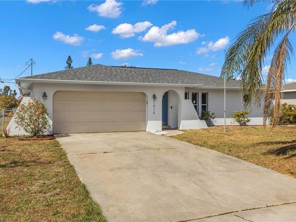 1015 SE 25th LN , CAPE CORAL, FL 33904