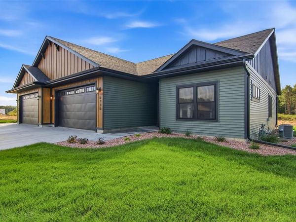 6735 Buck Tail Drive, Altoona, WI 54720